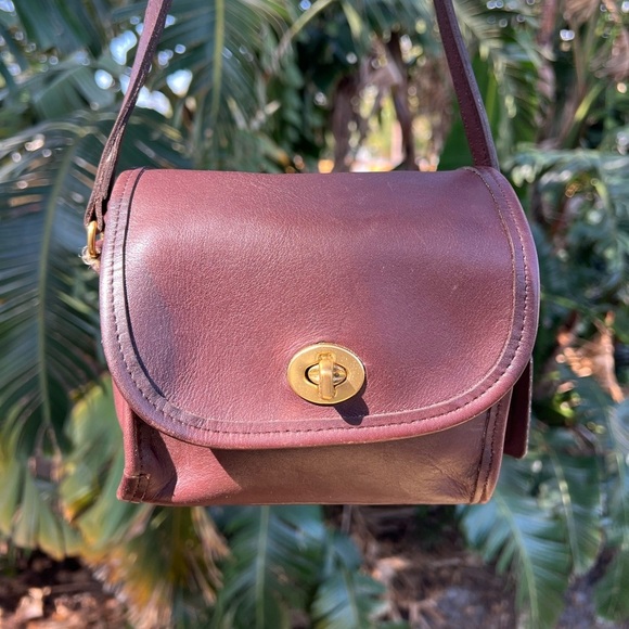 Vintage Coach Emmie Mahogany Brown Leather Crossbody Purse - Picture 13 of 15